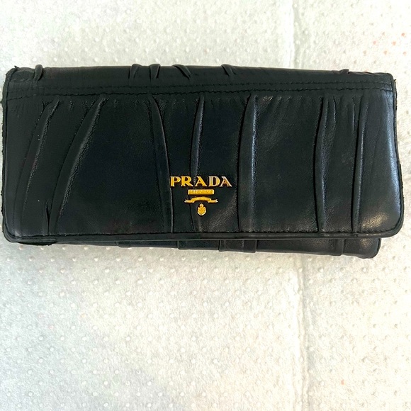 PRADA VINTAGE WALLET (make it wallet on a chain) - Picture 2 of 9